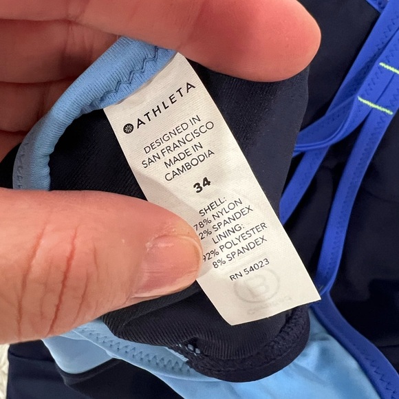 Sale ! Athleta Freestyle Blue Colorblock One Piece Swimsuit
NWOT - size 34/ 6 - Picture 6 of 6